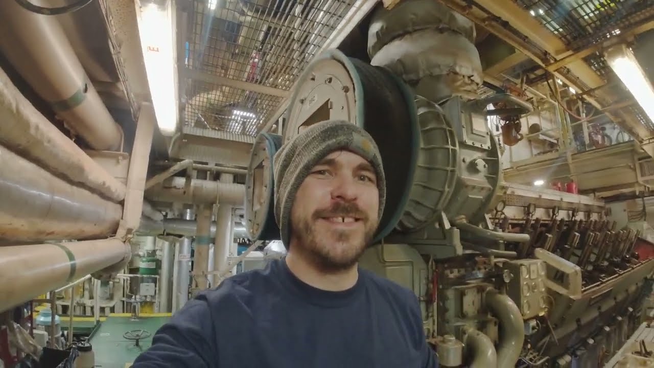 Wartsila 12v32 Overhaul: Removing Pistons, Rods and Liners