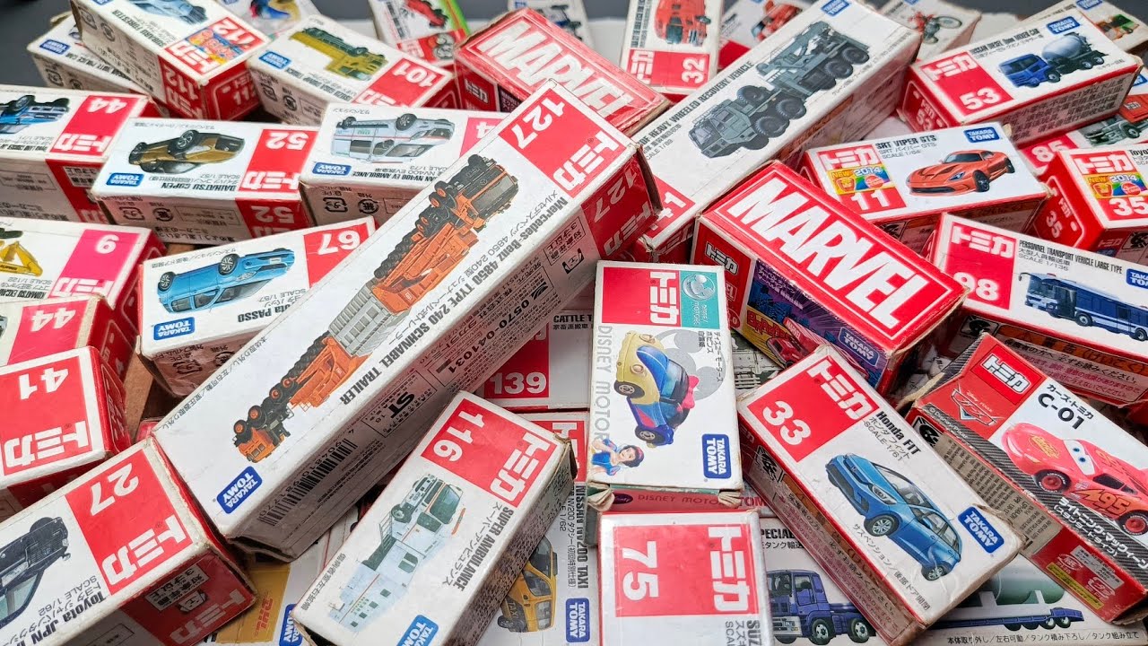 トミカミニカーが箱に盛り沢山!収納するよ。トミカのベストコレクションを動画でまとめました! -