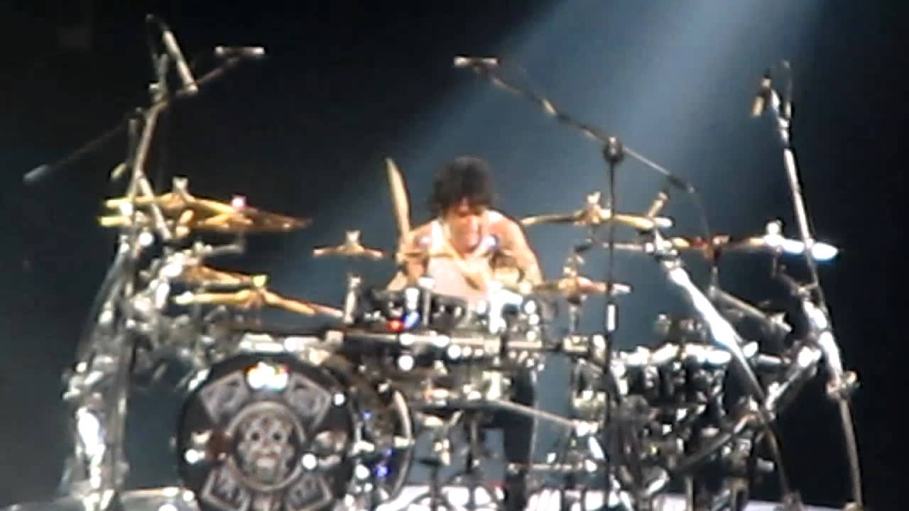 Alex Gonzalez de Mana drum solo