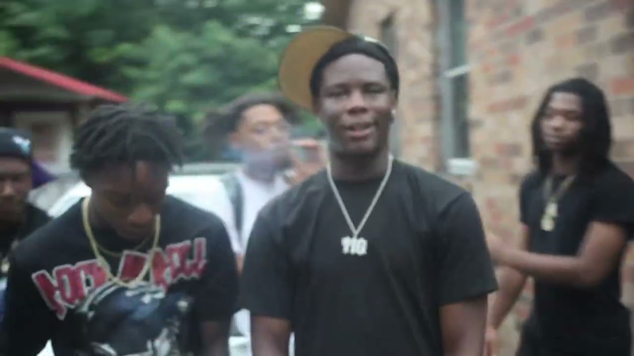 POPOUTDAKUTT1090 ft KC ft Mtg muney = jump out da Kar (official 1 take 