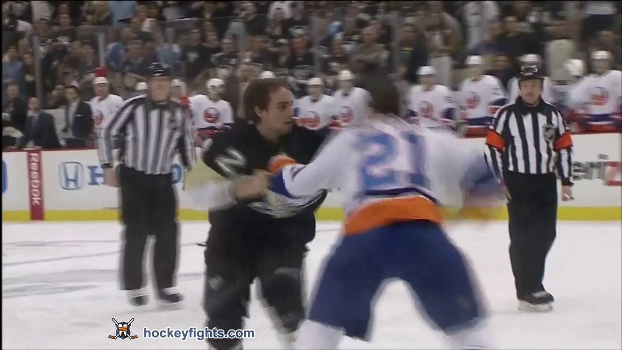 Kyle Okposo vs Matt Niskanen May 3, 2013