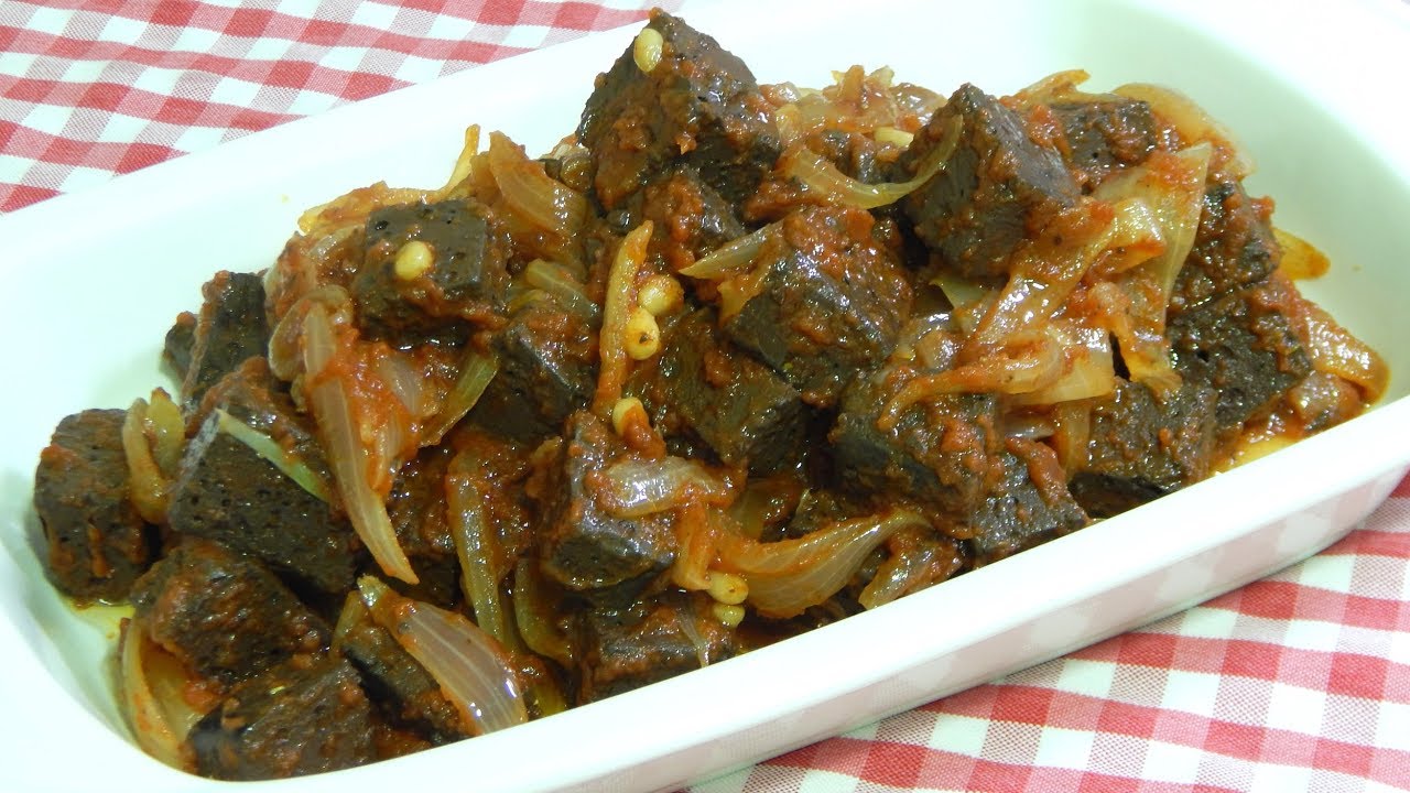 Receta fácil de sangre encebollada con tomate