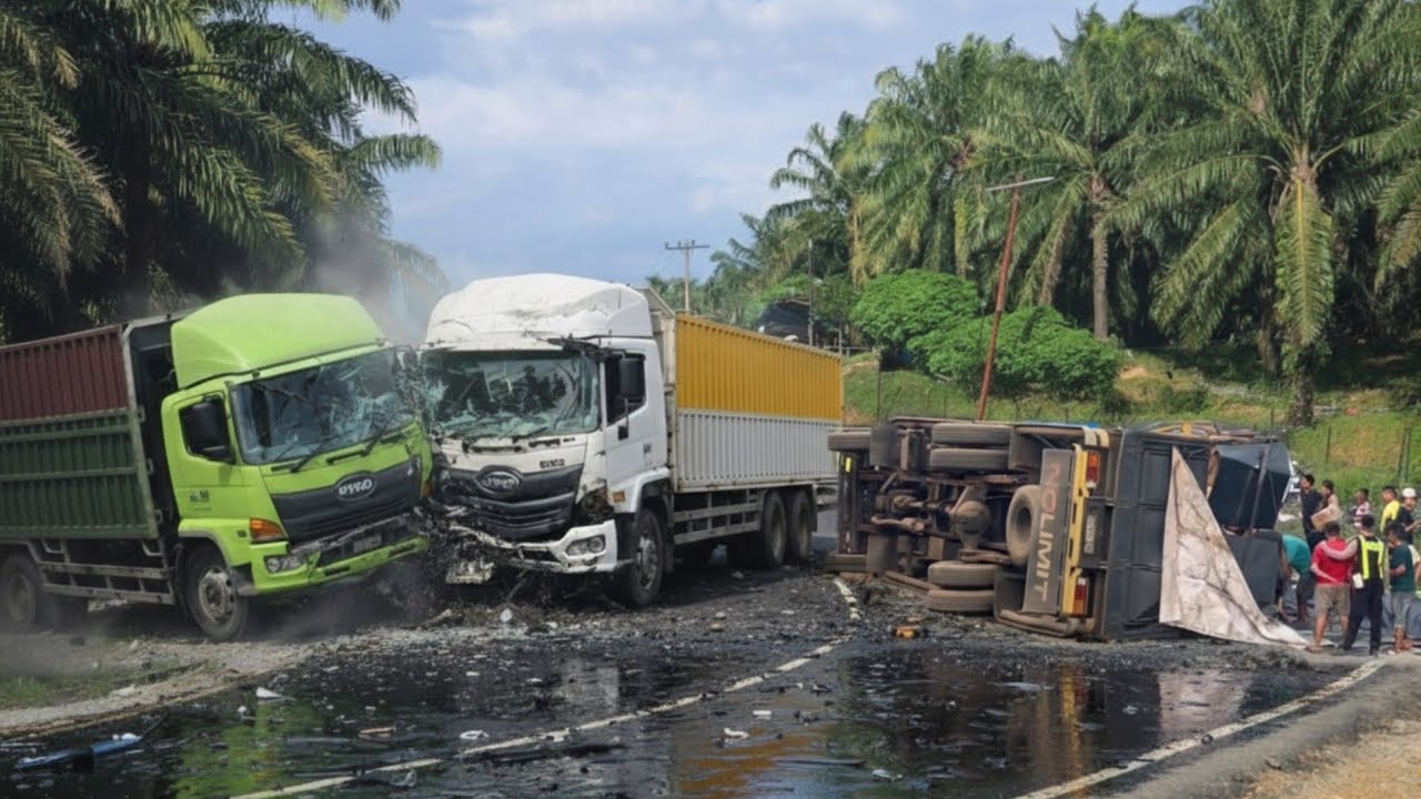 Truck Terbalik || Truck Mundur Kencang Nyaris Masuk Parit Gajah Di Bukit Kodok