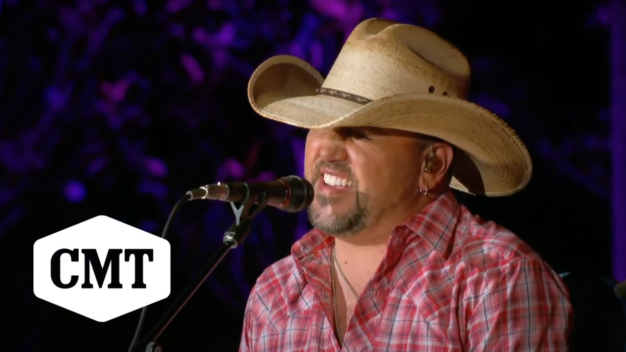 Jason Aldean Performs 