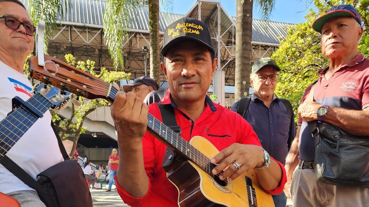 Golpe con golpe - Los Auténticos Del Ritmo