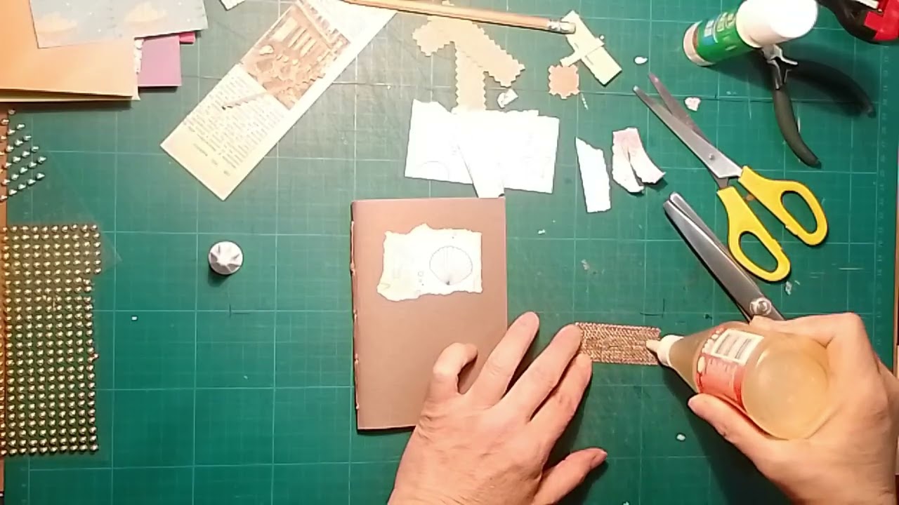 LIBRETAS COSIDAS Y DECORADAS CON SCRAP Y LETRAS DE IMPRENTA