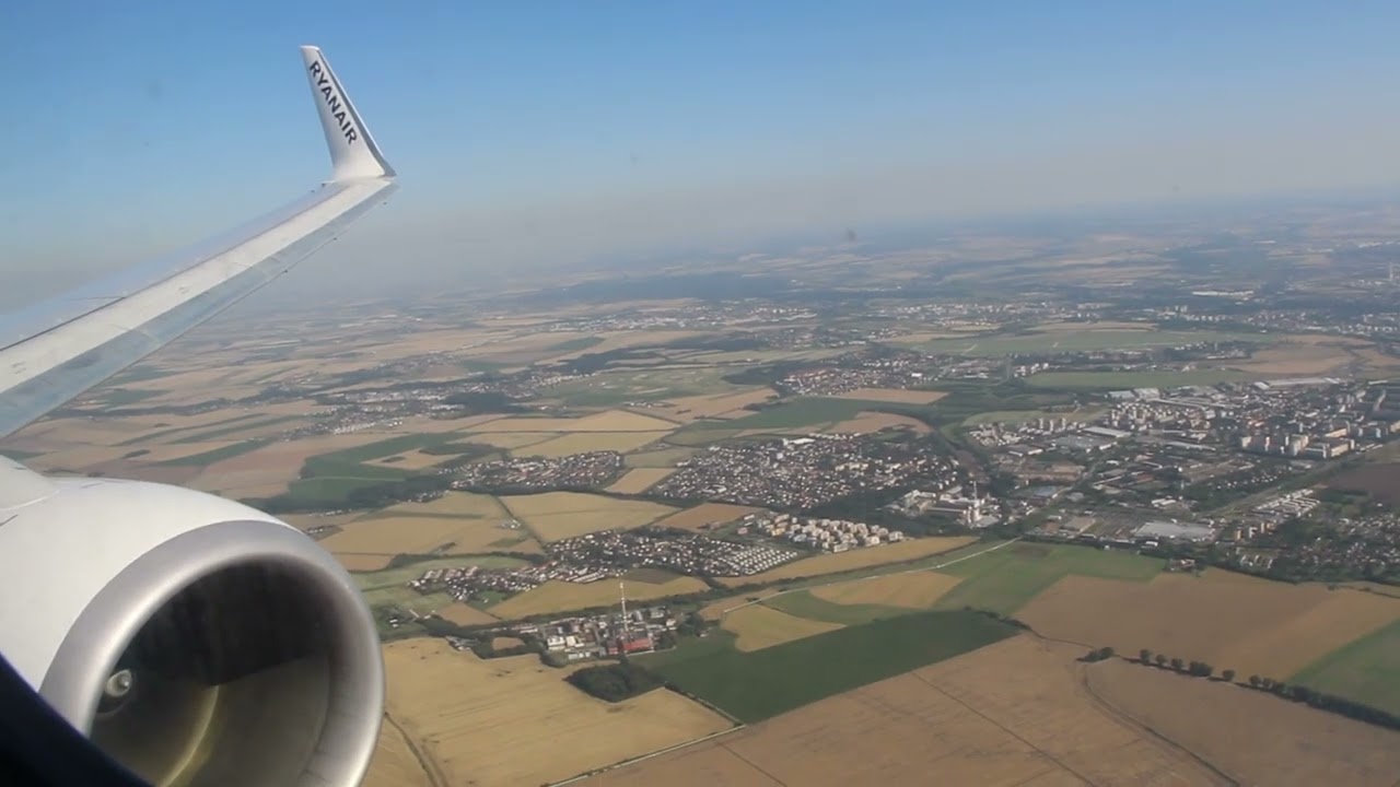 Ryanair FR9417 Operated by Buzz Boeing 737-8AS SP-RSN Landing in Prague