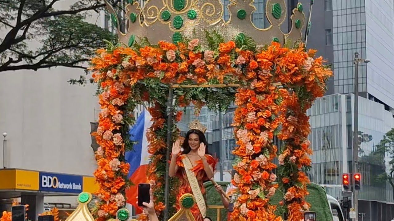 Emma Tiglao | Homecoming Parade in Ayala Ave w/CJ Opiaza, Krishna Gravidez, Anita Gomez 