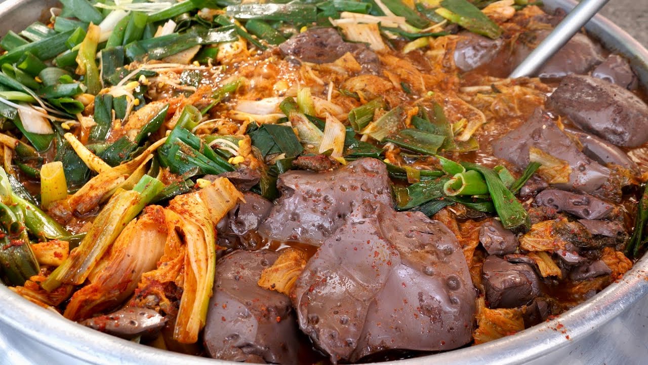 ”선지국밥 선지가 무한리필?“ 5000원 해장국 맛집으로 소문난 선지 국밥, 시래기 해장국 korean food Rice Soup, korean street food