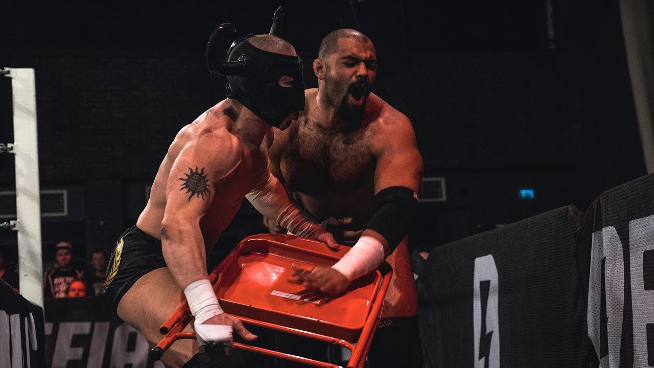 El Ligero Interrupts Rampage's Championship Contract Signing