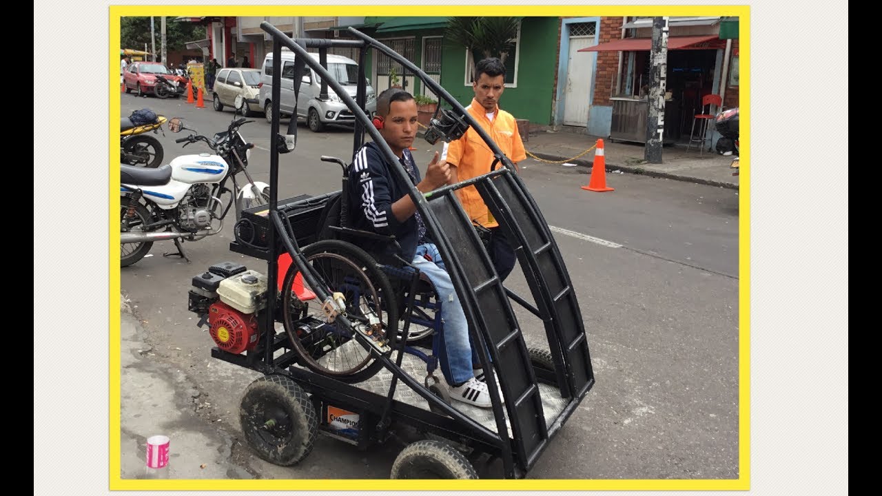 AUTO ELÉCTRICO PARA PERSONAS CON DISCAPACIDAD Y QUE UTILICEN SILLA DE RUEDAS