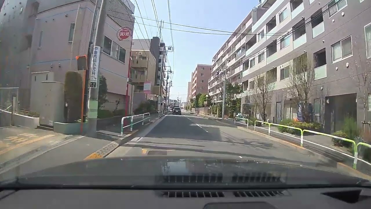 【ピアース柿の木坂】野沢方面から環七の交差点を過ぎて呑川方面へ