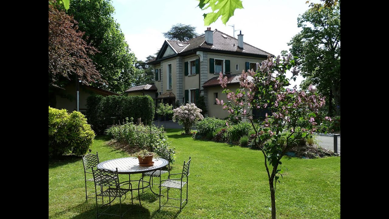 PROCHE GENEVE - Ambilly (74) Maison de caractère – 11 pièces – 6 chambres – 273 m²Jardin arboré