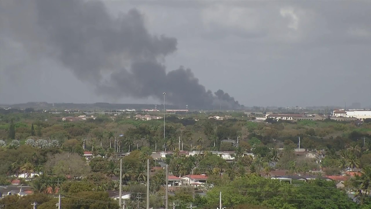 WATCH LIVE: Fire rages at warehouse in Miami Gardens