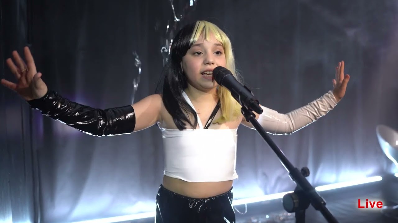 Jessie J - Killing Me Softly live by Antonia Rogozea (9 years)