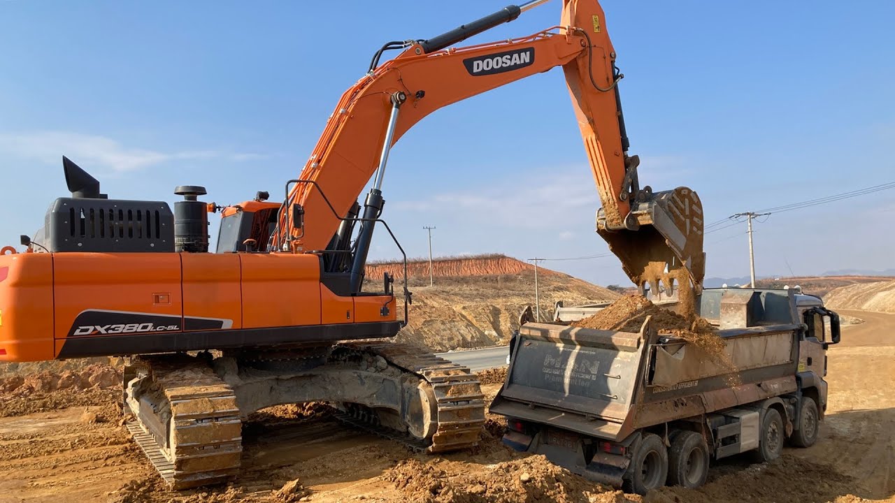 Doosan DX380 Excavator Loading & Truck Transporting #30 | 장비작업 Construction Machines | 굴삭기 토사 상차작업
