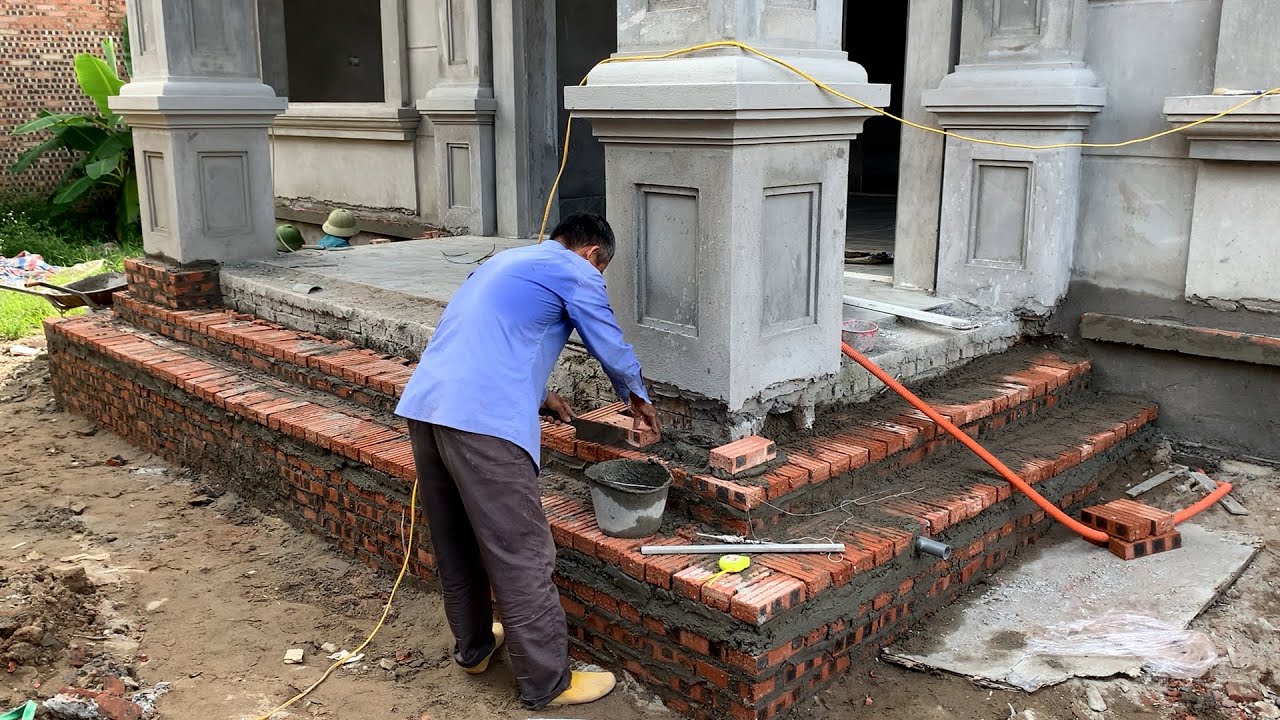 Constructing Front Porch Steps With Sturdy And Luxurious Natural Bricks And Stones