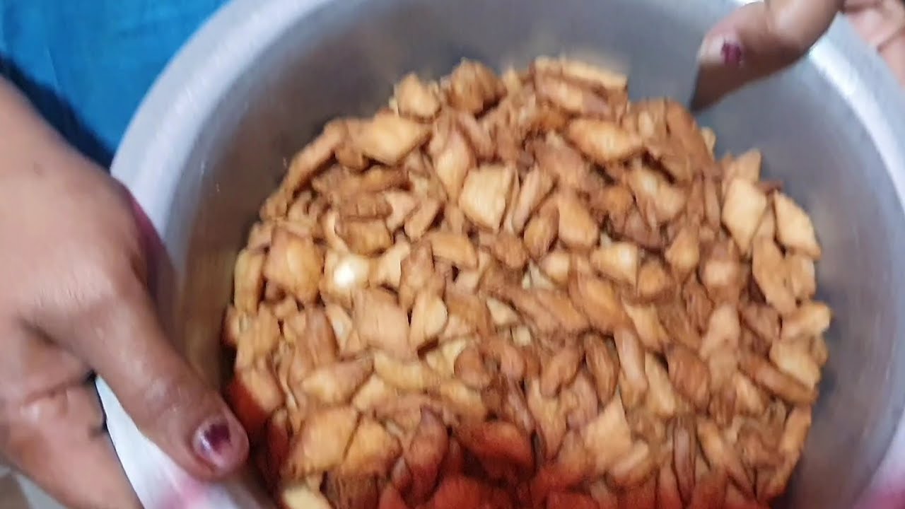 ঠাণ্ডা আছে তাই একটু গরম গরম নিমকি ভাজলাম ||😋 #everyone #hungry 