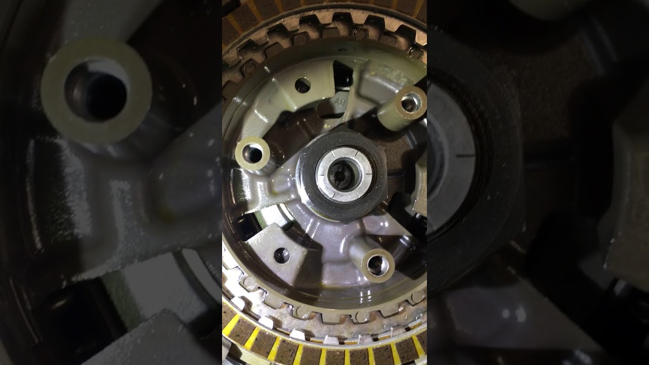 KTM 790 clutch oil jet check and clean part 1/2