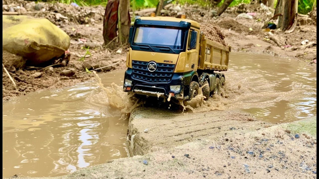 Relaxing RC Truck Work Sound &ndash; ASMR Heavy Equipment
