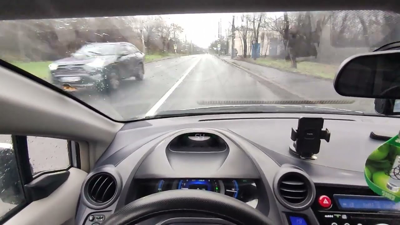 Driving honda insight 2010
