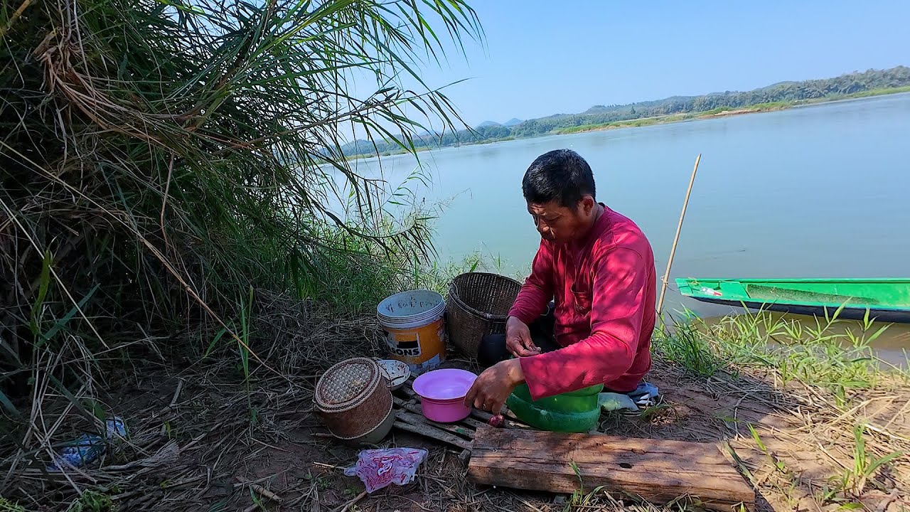 ยามเป็ดปลาน้ำโขง พร้อมกินข้าวป่าก้อยกุ้งแซ่บๆ