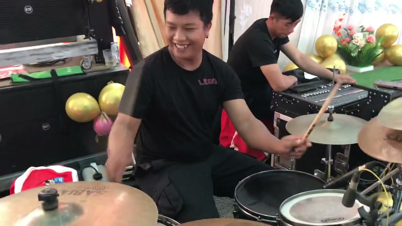 Và Ta Đã Thấy Mặt Trời - Band Mai Tự