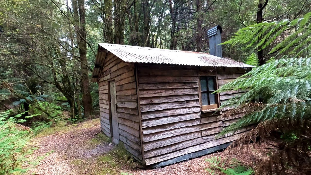 Ewes Inn - Florentine Flying-Fox - Churchills Hut Ruins