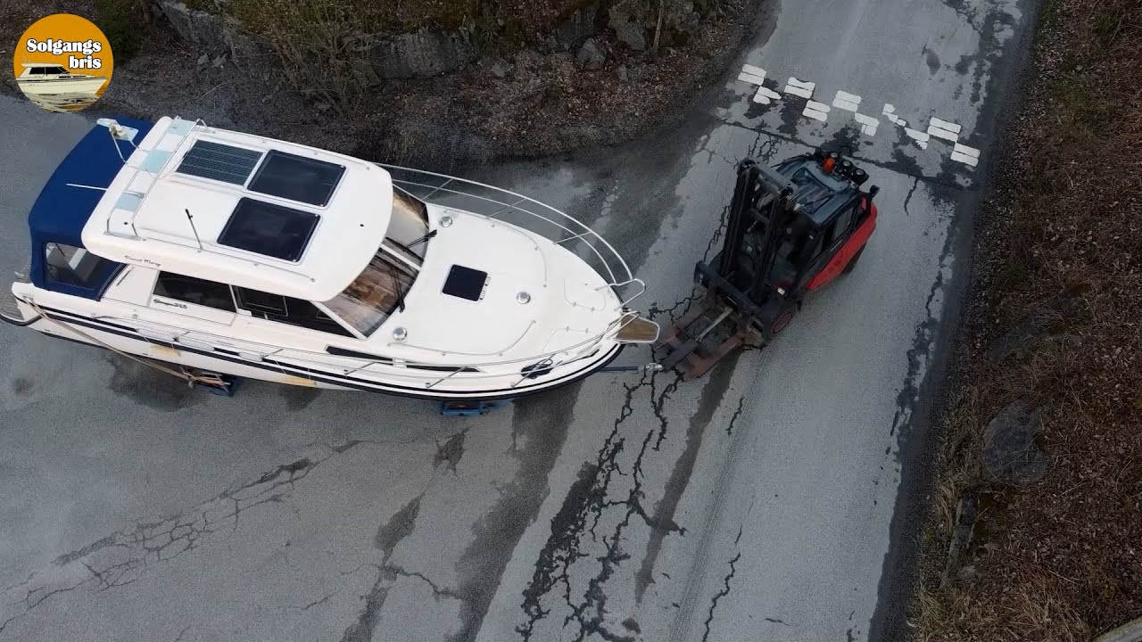 Fra vinterhall til sommerhav ( vi sjøsetter båten)