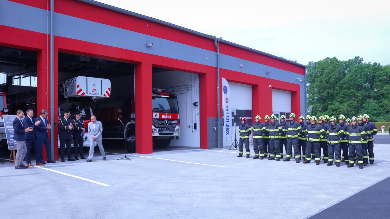 HASIČI V CHEBU SLAVNOSTNĚ PŘEDSTAVILI SVŮJ NOVÝ AREÁL
