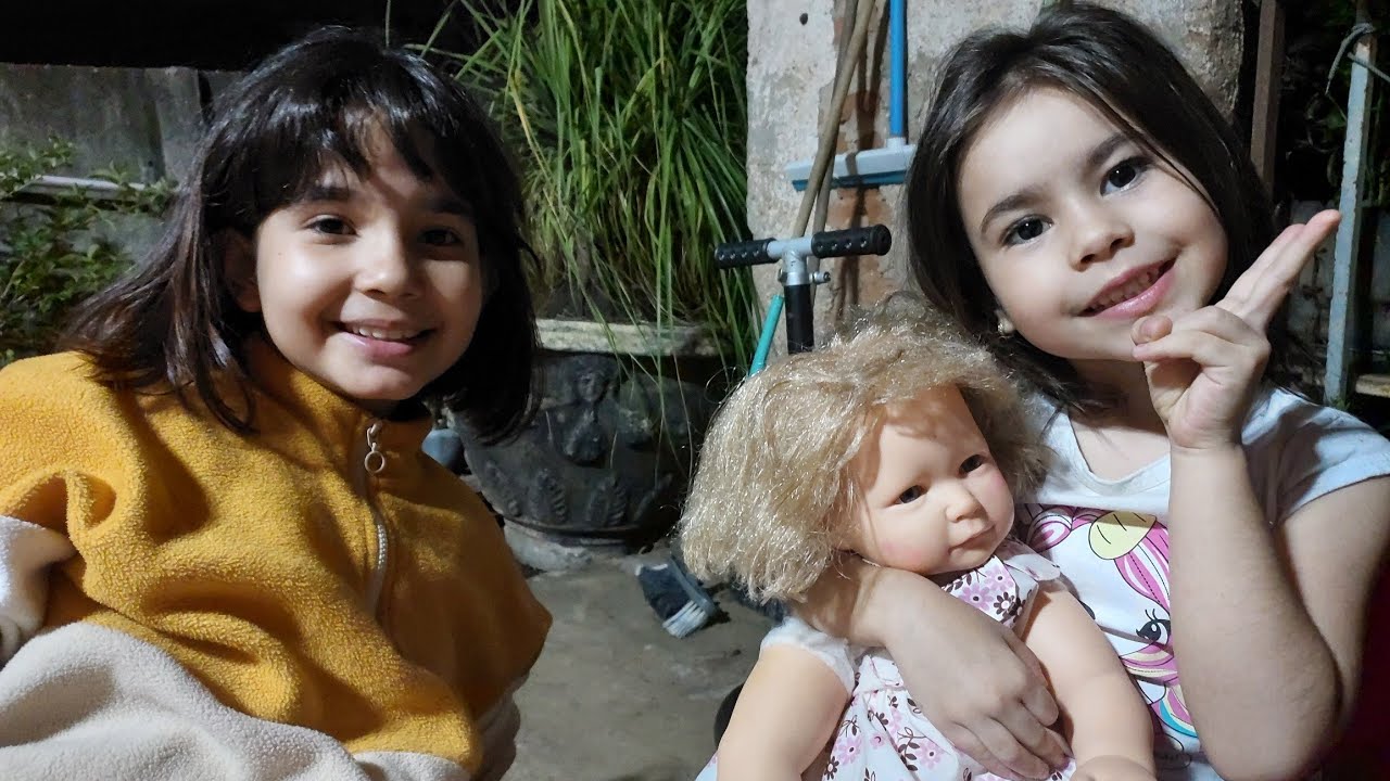 Como desembaraçar o cabelo  da sua boneca.