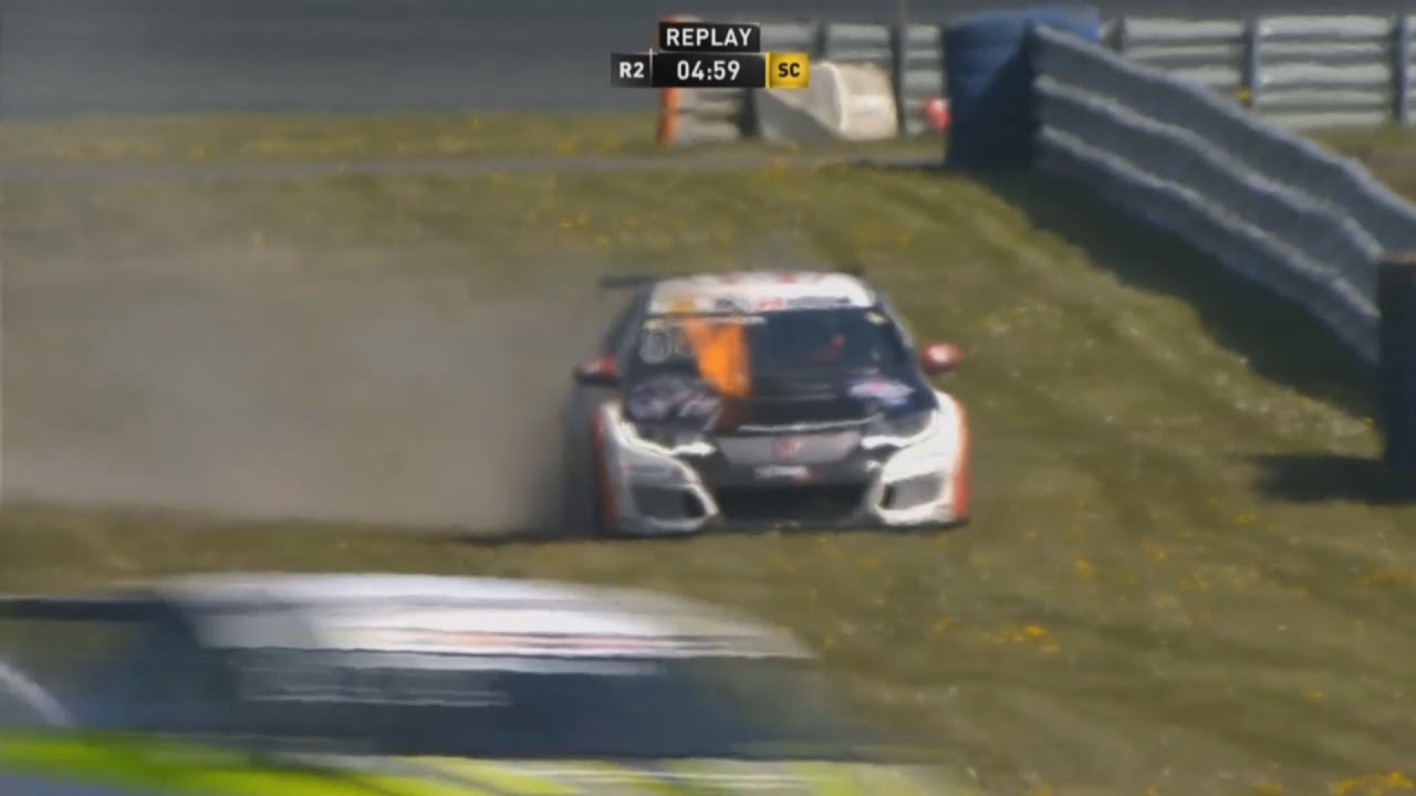 ADAC TCR Germany 2017. Race 2 Motorsport Arena Oschersleben. Moritz Oestreich in Fire