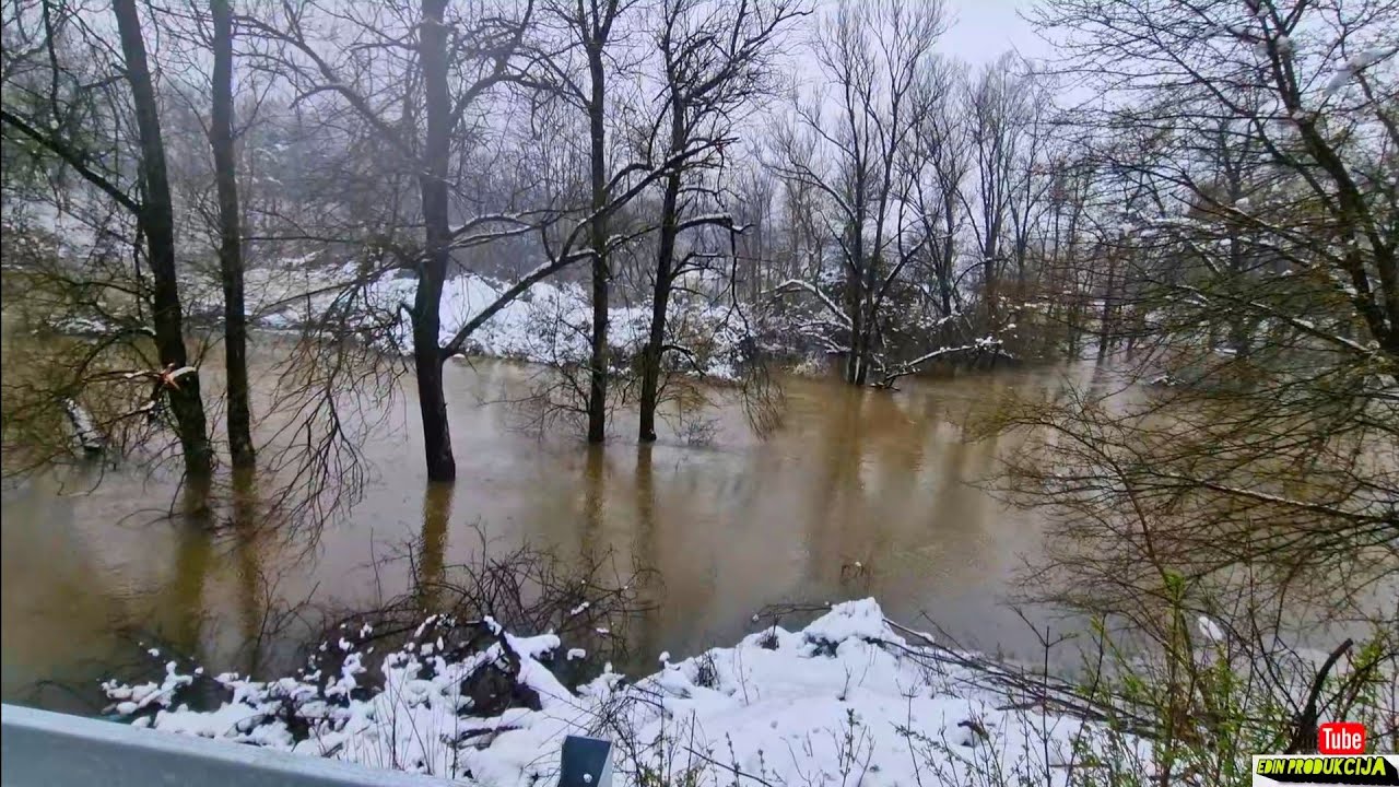 POPLAVE - Rijeka Spreča već se izilila, poplavila usjeve ,narod u strahu dramatične scene