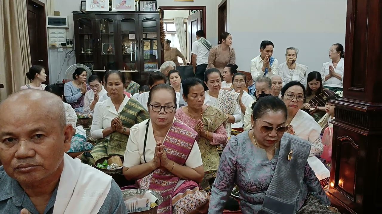 ຄອບຄົວສຸກອາລຸນ ຄອບຄົວບົວທອງທີບ ເຮັດບຸນອຸທິດເຖີງດວງຈິດວິນຍານ ຍາແມ່ເຖົ້າຄຳມຸ່ຍ ສຸກອາລຸນ 
