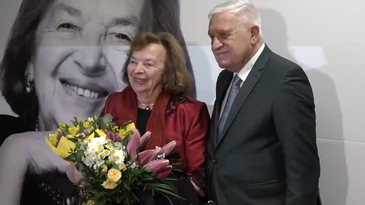 Václav Klaus na premiéře své manželky: Strach ze soukromí nemám!