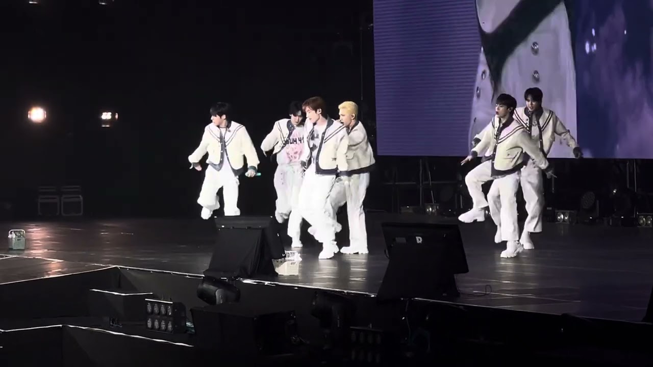 [Fancam] Lighthouse - THE 1ST EVER LIVE 2024 TEMPEST CONCERT [T-OUR: TEMPEST VOYAGE] 20240615