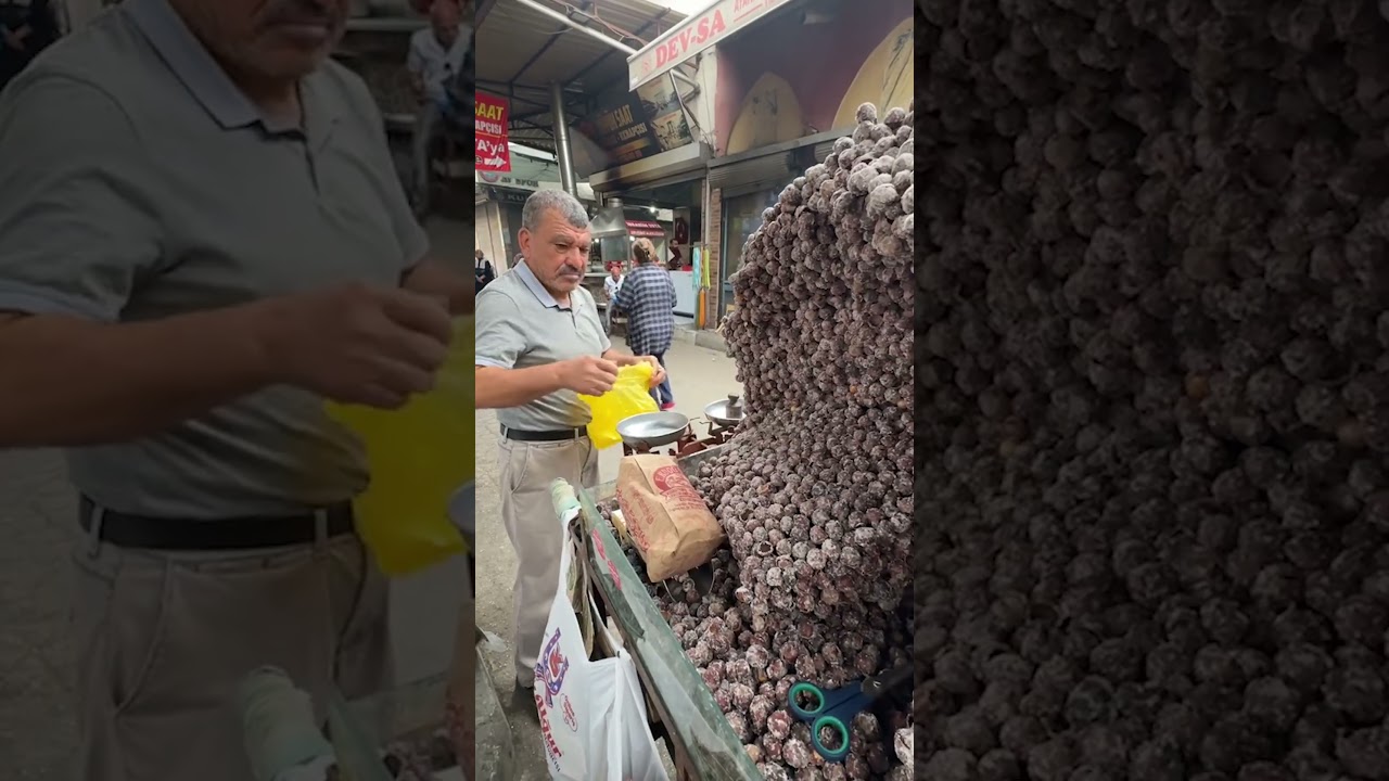 Street-Food Turkish Salted Hazelnuts 🇹🇷 🎥 neyesekyaa