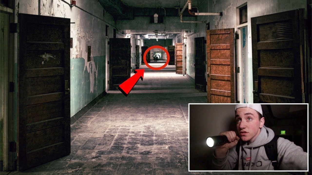 SNEAKING INTO A ABANDONED HAUNTED INSANE ASLYUM **We found this**