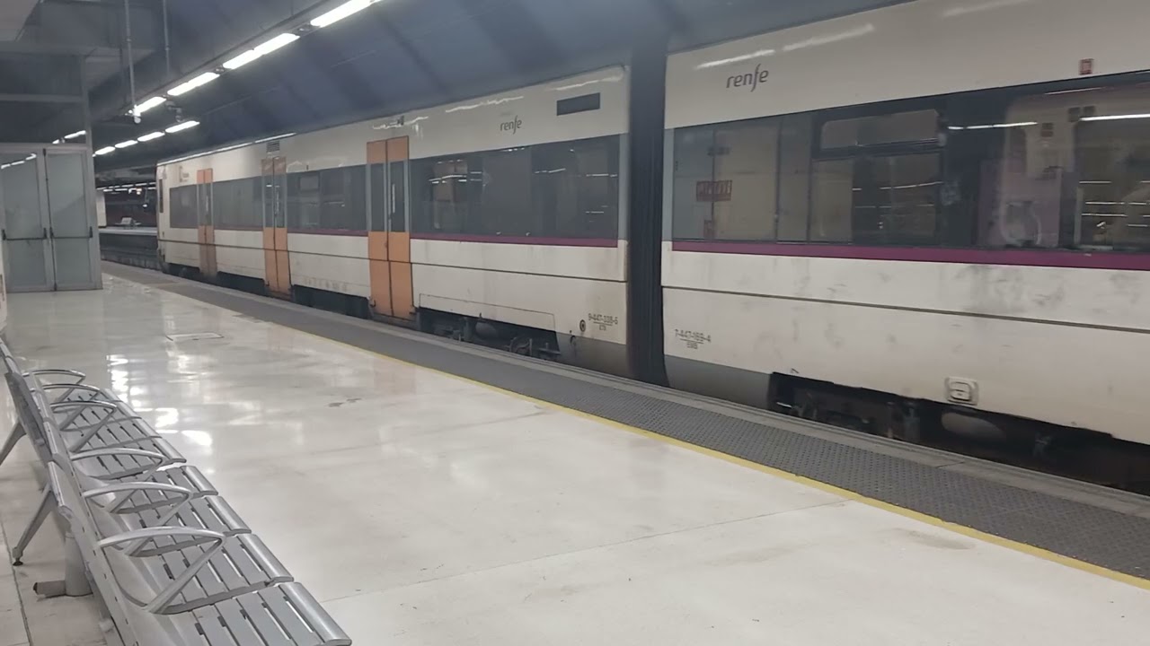 Renfe UT 447 saliendo de Barcelona Sants hacia Vilafranca del Penedès 