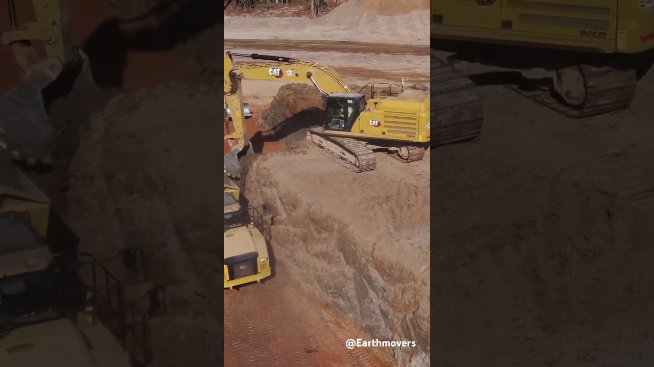 Cat 352 excavator/2025 #shorts #cat #mining🚧🚧