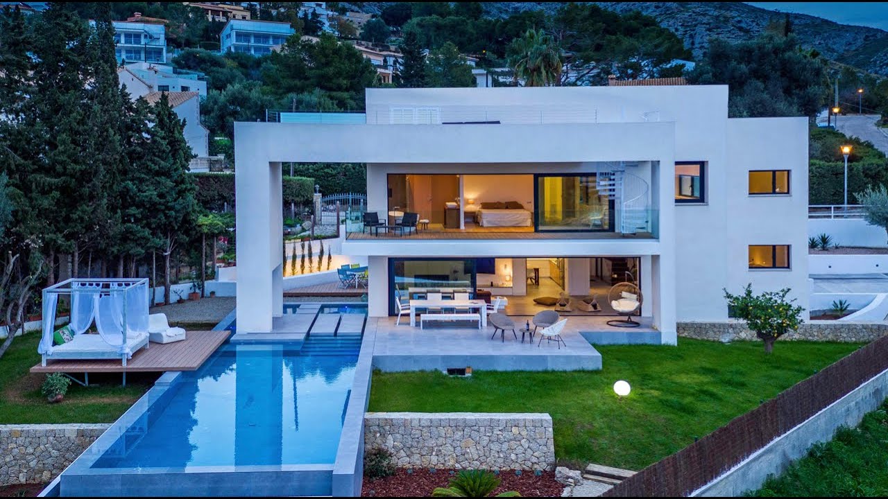 Touring VILLA O2 in Bonaire, Alcudia (Mallorca)