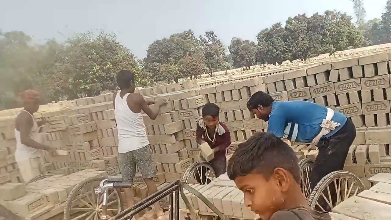 आप इस वीडियो में देखिए गा कि ईट को कैसे पकता है है और उसे कैसे धोते हैं #video 