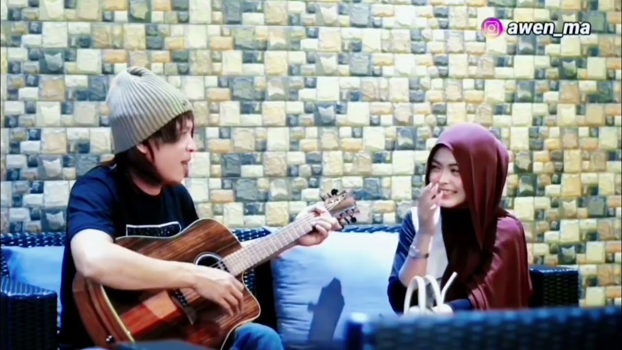 Awen man bernyanyi putri iklan