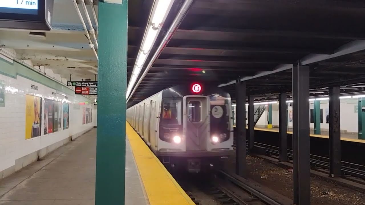 MTA New York City Subway Court Square Bound Siemens R160B (G) Train @ Classon Avenue