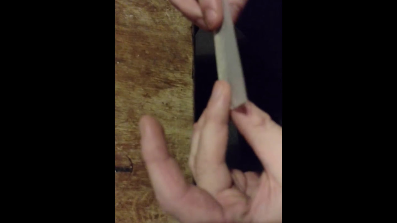 How to roll a really smooth joint!!! - Dutch guy shows his skills on rolling a perfect joint