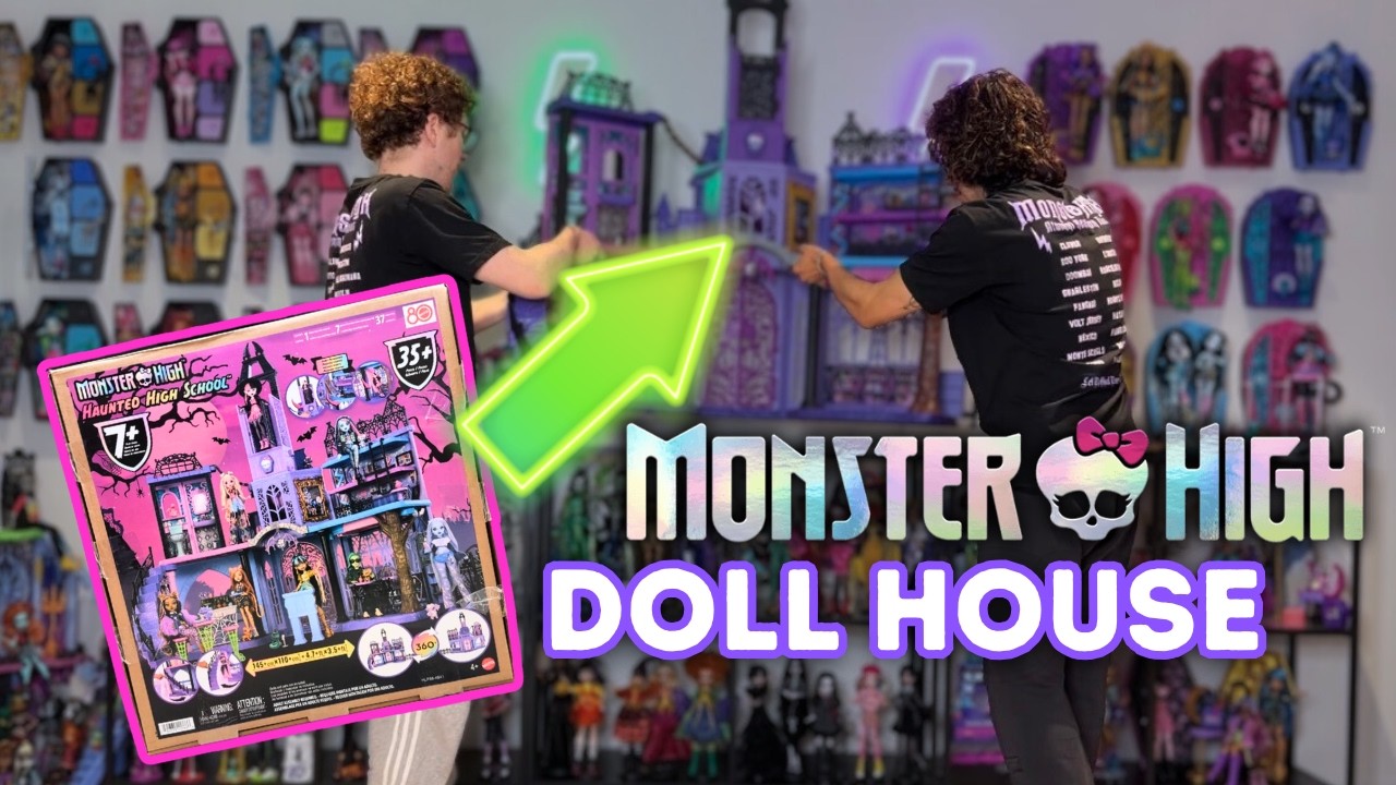 Building the Monster High Haunted School Playset. This DOLL HOUSE IS HUGE!! 💀