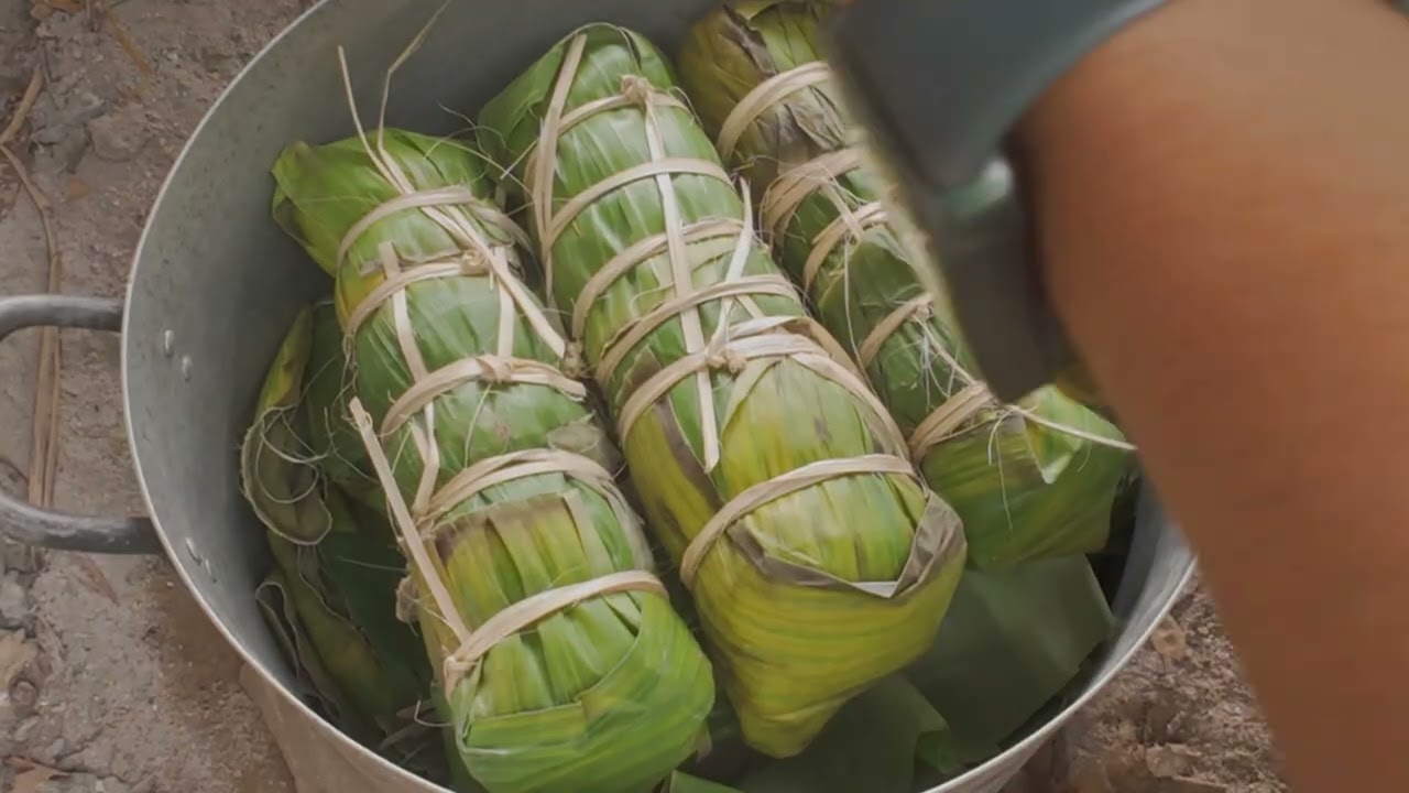 Ngày 29 Tết Gói Bánh Tét