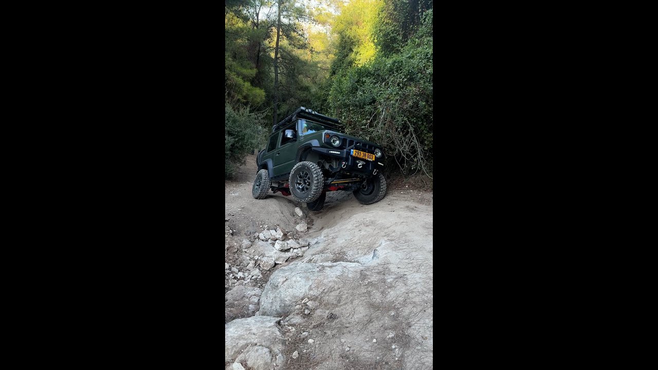 Toyota Land Cruiser 125 vs Suzuki Jimny - Off-Road Battle!