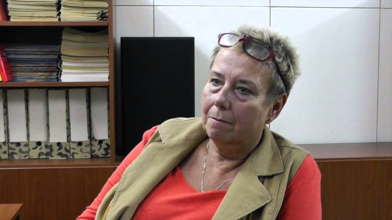 Hlas metra A se vrací do studia. Je potřeba namluvit nové stanice