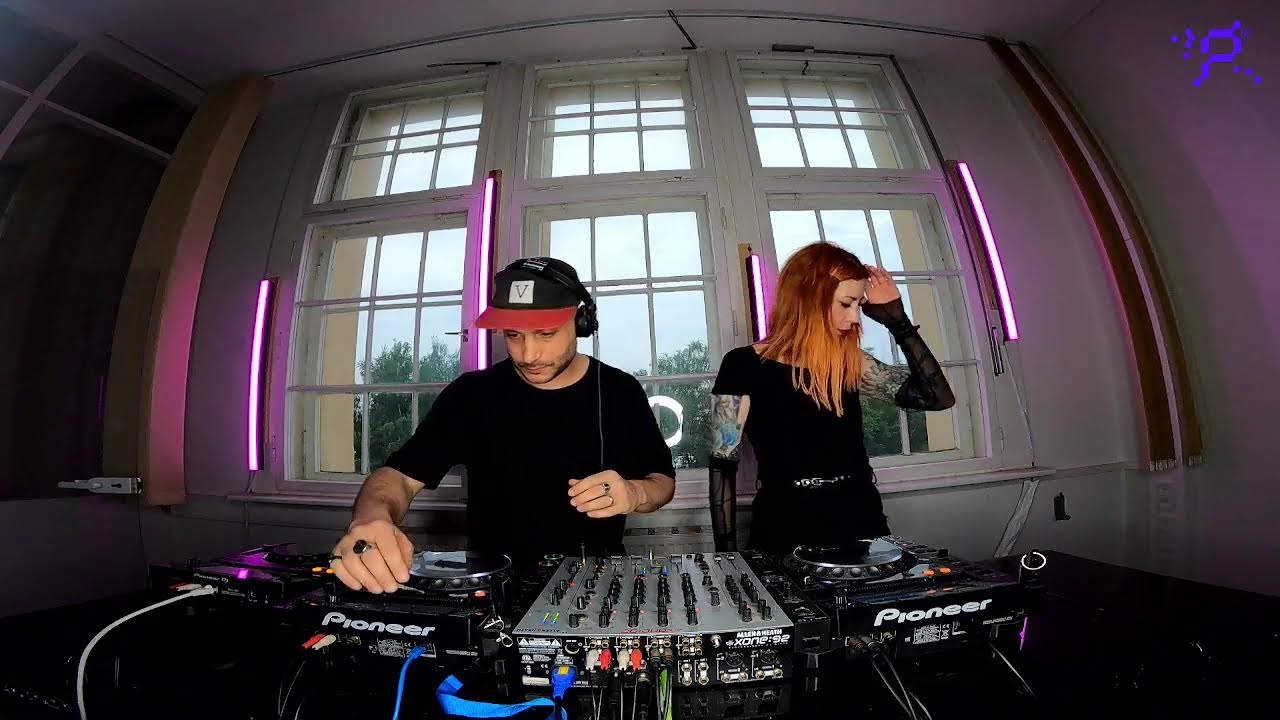 PATTERN: Selection 99 - VSK Invites - Dahraxt b2b Liza Aikin - 7PM